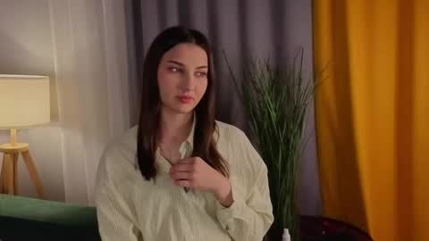 Isabel but you can call me Bella online show from November 17, 1:11 am