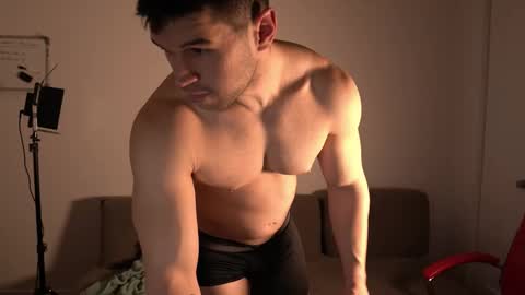 Snapshot of sandow_ chatting on March 4, 10:16 pm Sandow online show from March 4, 10:16 pm