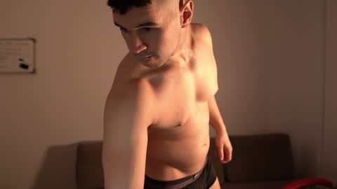 Snapshot of sandow_ chatting on March 7, 7:00 pm Sandow online show from March 7, 7:00 pm