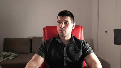 Snapshot of sandow_ chatting on April 8, 9:59 pm Sandow online show from April 8, 9:59 pm