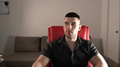 Snapshot of sandow_ chatting on April 10, 12:27 am Sandow online show from April 10, 12:27 am