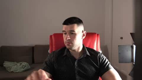 Snapshot of sandow_ chatting on April 10, 9:30 pm Sandow online show from April 10, 9:30 pm