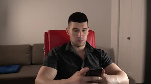 Snapshot of sandow_ chatting on April 16, 10:45 pm Sandow online show from April 16, 10:45 pm