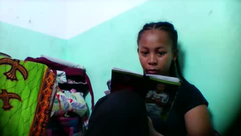 sandra1253099 online show from December 16, 6:18 am