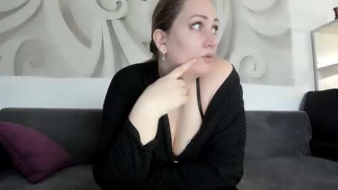 dont forghet to thumbs up if you like my show online show from November 11, 7:52 am