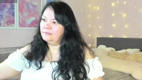Snapshot of sandra__jackson chatting on April 17, 2:47 am sandra__jackson online show from April 17, 2:47 am