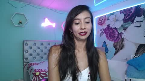 sandra  online show from April 4, 10:40 pm