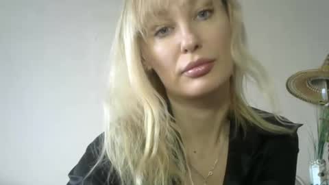 Sandra online show from March 6, 11:36 am