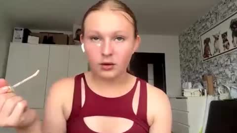 Ellie online show from August 5, 10:07 am