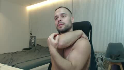 Snapshot of sandro_best chatting on September 21, 9:55 am DeAlex online show from September 21, 9:55 am