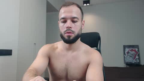 DeAlex online show from November 28, 9:45 am