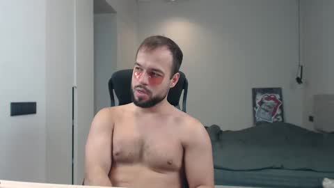 Snapshot of sandro_best chatting on May 19, 8:53 am DeAlex online show from May 19, 8:53 am