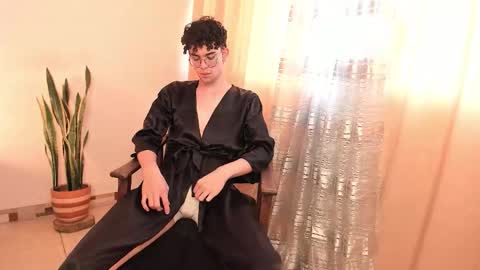 Snapshot of sandro_vitali chatting on October 26, 11:38 am sandro_vitali online show from October 26, 11:38 am