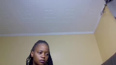 Snapshot of sandy_bby1 chatting on October 31, 12:44 am sandy online show from October 31, 12:44 am