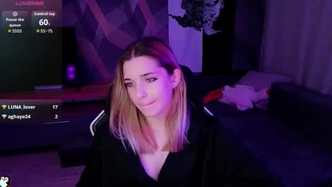 sandy_belle88 online show from October 2, 6:15 pm