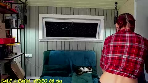 Snapshot of sandy_chris chatting on December 17, 9:04 am Sandy and Chris online show from December 17, 9:04 am