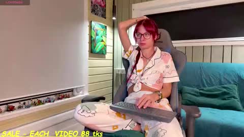 Snapshot of sandy_chris chatting on February 5, 4:50 am Sandy and Chris online show from February 5, 4:50 am