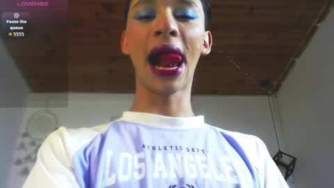 Snapshot of sang_woo_lee_ chatting on April 2, 9:12 pm Sang online show from April 2, 9:12 pm