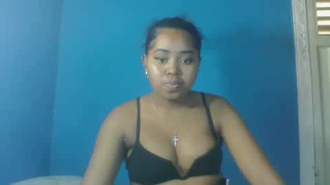 saniazzhh online show from March 7, 12:46 pm