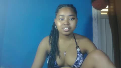 saniazzhh online show from April 1, 8:37 am