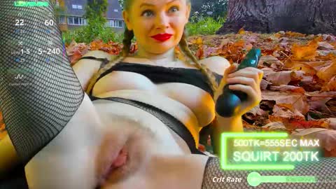 Snapshot of sansa_staark chatting on October 14, 7:20 am sansa_staark online show from October 14, 7:20 am