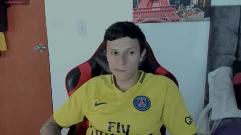 Snapshot of santi_alpha chatting on September 28, 11:43 pm Santi online show from September 28, 11:43 pm