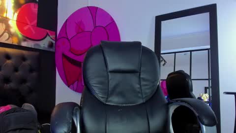 Snapshot of santi_delacruz chatting on February 26, 4:03 pm santi online show from February 26, 4:03 pm