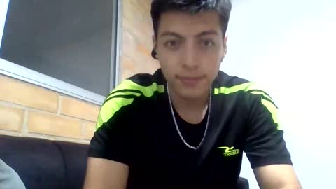 Santiago Henao online show from June 10, 6:23 am