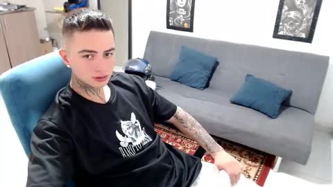 santi_ss online show from November 9, 2:59 pm