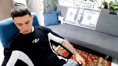 santi_ss online show from February 12, 2:45 pm