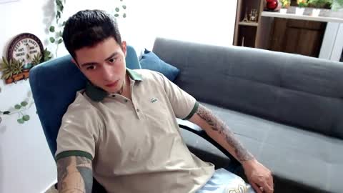 Snapshot of santi_ss chatting on April 6, 4:41 pm santi_ss online show from April 6, 4:41 pm