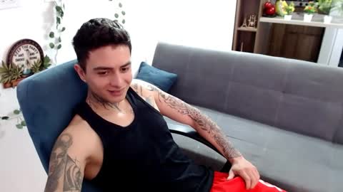 Snapshot of santi_ss chatting on April 7, 3:01 pm santi_ss online show from April 7, 3:01 pm
