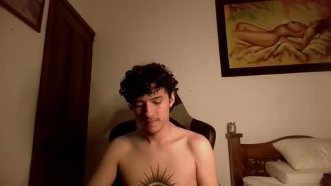 santi_twink19 online show from December 19, 5:14 am
