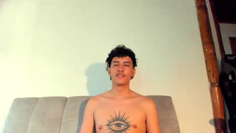 Snapshot of santi_twink19 chatting on May 23, 9:30 pm santi_twink19 online show from May 23, 9:30 pm
