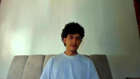 Snapshot of santi_twink19 chatting on June 9, 8:53 pm santi_twink19 online show from June 9, 8:53 pm