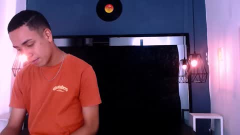 Snapshot of santiago_deluca chatting on March 29, 7:03 pm santiago_deluca online show from March 29, 7:03 pm