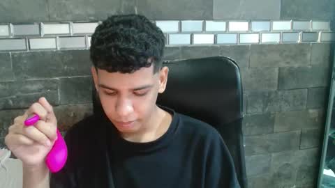 santi online show from October 30, 5:09 am