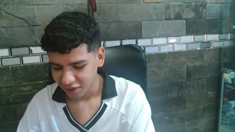 santi online show from November 5, 9:48 pm