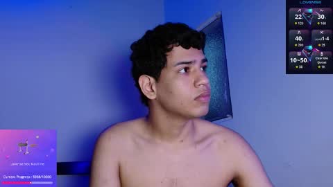 Snapshot of santiago_foxx chatting on February 17, 5:37 am santi online show from February 17, 5:37 am