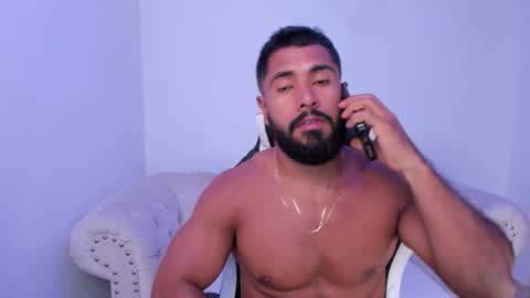santiago_huntt online show from October 27, 8:24 pm