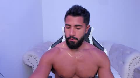 santiago_huntt online show from November 8, 2:28 pm