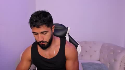 santiago_huntt online show from February 7, 1:04 pm