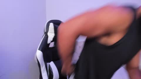 santiago_huntt online show from February 13, 8:38 pm