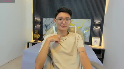 Snapshot of santiago_russo18 chatting on September 19, 12:39 pm santiago_russo18 online show from September 19, 12:39 pm