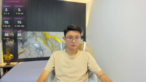 Snapshot of santiago_russo18 chatting on September 23, 12:08 pm santiago_russo18 online show from September 23, 12:08 pm