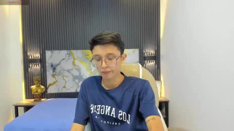 Snapshot of santiago_russo18 chatting on September 28, 12:10 pm santiago_russo18 online show from September 28, 12:10 pm