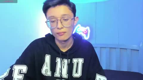 Snapshot of santiago_russo18 chatting on October 2, 1:45 am santiago_russo18 online show from October 2, 1:45 am