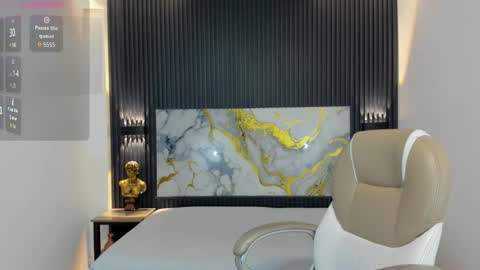 Snapshot of santiago_russo18 chatting on October 7, 12:35 pm santiago_russo18 online show from October 7, 12:35 pm