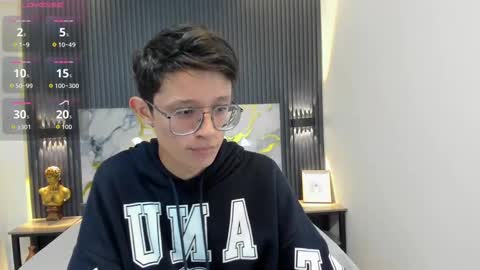 Snapshot of santiago_russo18 chatting on October 9, 1:20 pm santiago_russo18 online show from October 9, 1:20 pm