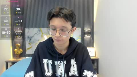 Snapshot of santiago_russo18 chatting on October 22, 12:05 pm santiago_russo18 online show from October 22, 12:05 pm